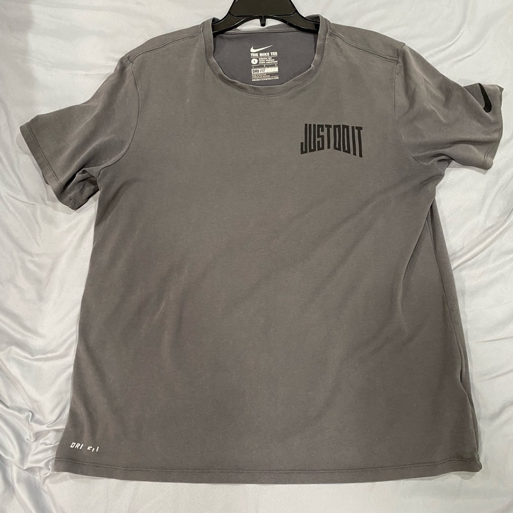 Nike t shirt